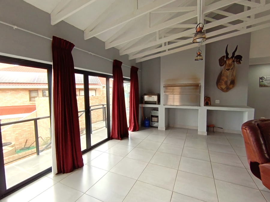 4 Bedroom Property for Sale in Wavecrest Eastern Cape